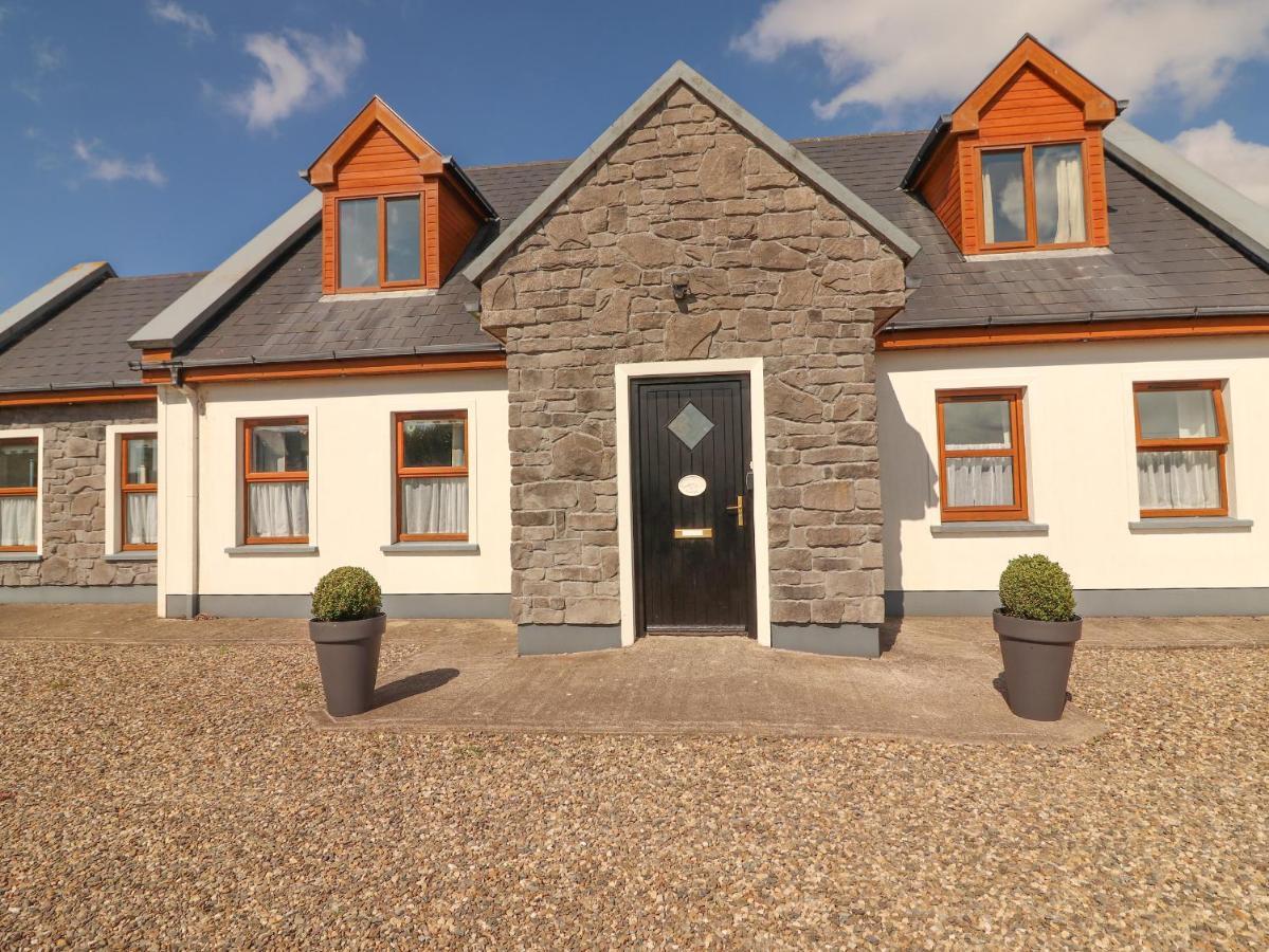 Cherry Blossom Cottage Ennis Exterior photo